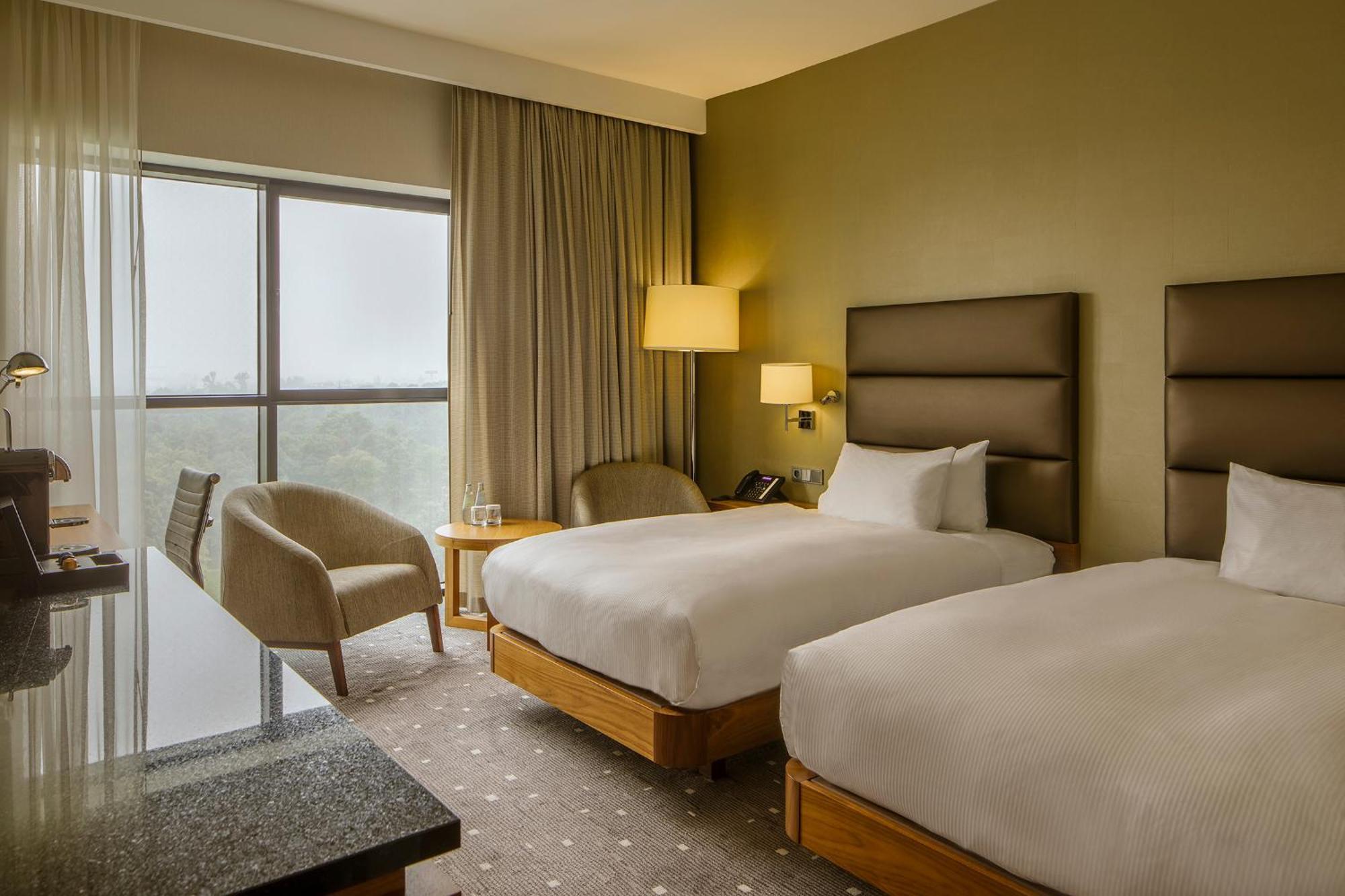 Doubletree By Hilton Lodz Hotel Buitenkant foto